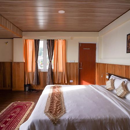 Hotel Hill Queen Near Sherpa Gumba Darjeeling Mall 5 Min Couple Friendly מראה חיצוני תמונה