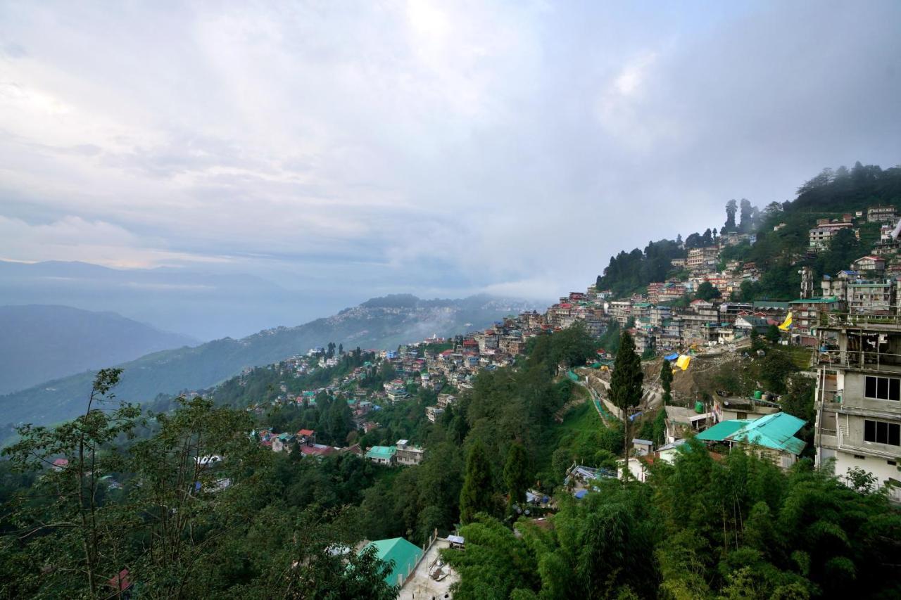 Hotel Hill Queen Near Sherpa Gumba Darjeeling Mall 5 Min Couple Friendly מראה חיצוני תמונה