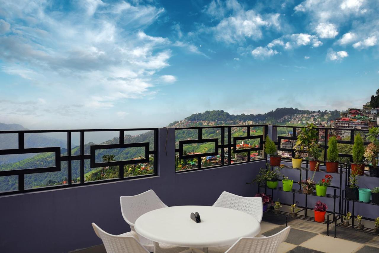 Hotel Hill Queen Near Sherpa Gumba Darjeeling Mall 5 Min Couple Friendly מראה חיצוני תמונה