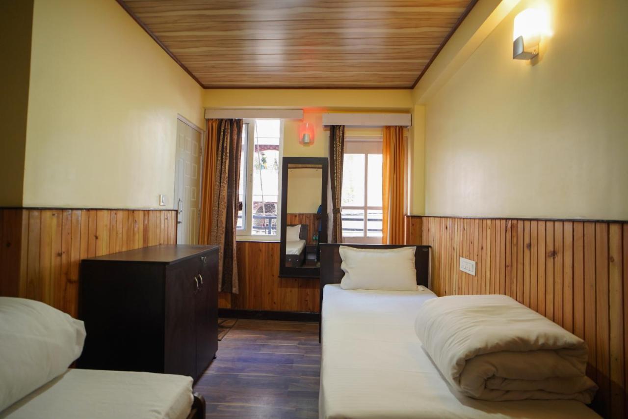 Hotel Hill Queen Near Sherpa Gumba Darjeeling Mall 5 Min Couple Friendly מראה חיצוני תמונה