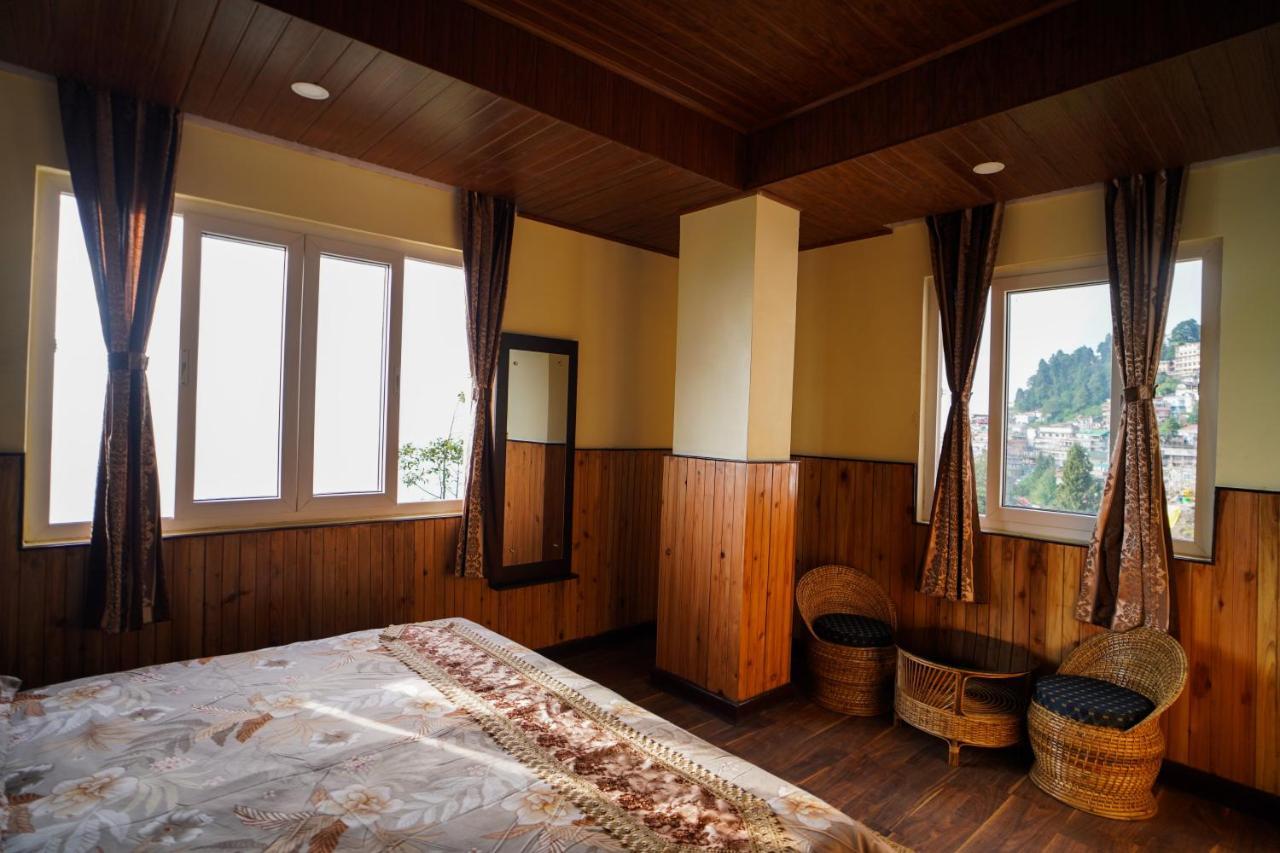 Hotel Hill Queen Near Sherpa Gumba Darjeeling Mall 5 Min Couple Friendly מראה חיצוני תמונה