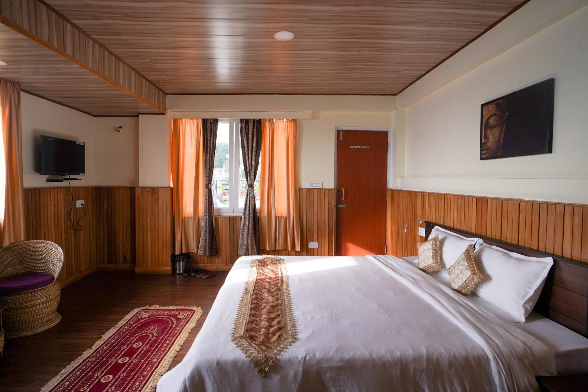 Hotel Hill Queen Near Sherpa Gumba Darjeeling Mall 5 Min Couple Friendly מראה חיצוני תמונה